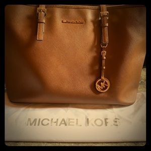 MICHAEL KORS Jet Set Carryall Tote Bag Medium
